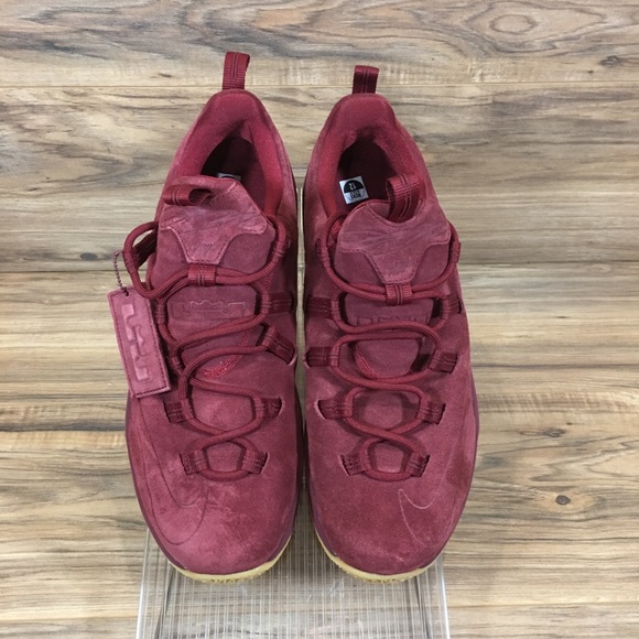 <SOLD>NIKE LEBRON XIII LOW PREMIUM TEAM SUEDE NEW - Picture 2 of 5